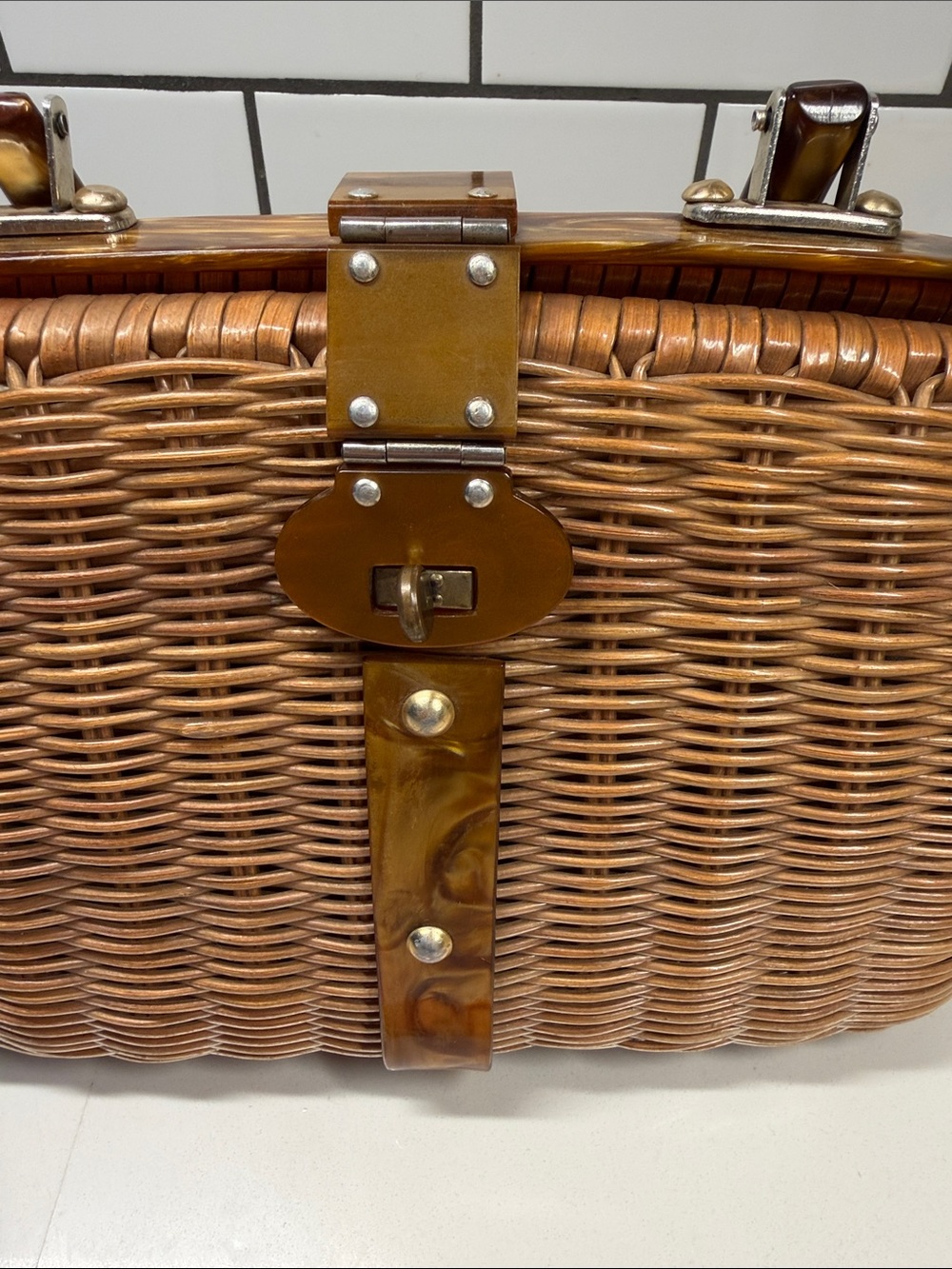 Wicker or Rattan purse with Tortoiseshell Accents vintage Japan - Picture 5 of 10